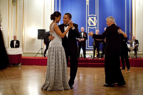 Le couple Obama, amoureux et glamour, à la Maison Blanche comme dans le vie de tous les jours