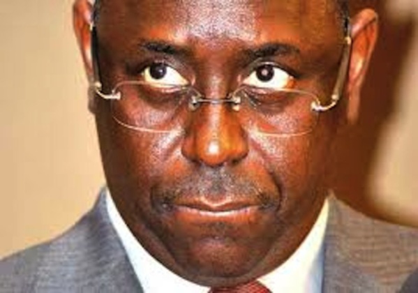 Macky Sall avait été surnommé par la presse sénégalaise Niangual (le renfrogné), là où Wade avait hérité de Guorgui et Idy de « Ndamal Kajor » ou « Mara ».