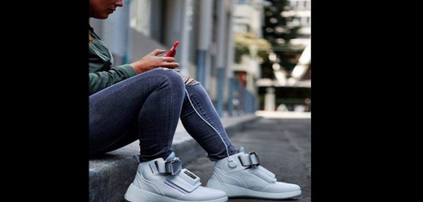 Découvrez la nouvelle paire de baskets composée de WIFI, un chargeur USB et plus: PHOTOS/ VIDÉO