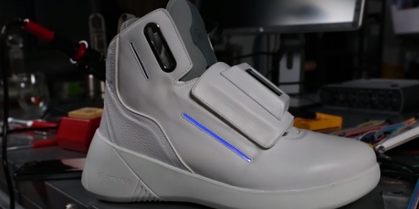 Découvrez la nouvelle paire de baskets composée de WIFI, un chargeur USB et plus: PHOTOS/ VIDÉO