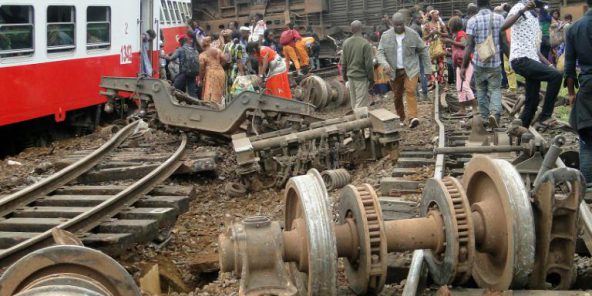 Déraillement d'un train à Eseka, le 21 octobre 2016, au Cameroun. © AFP