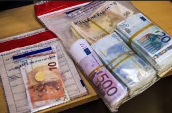 Trafic de devises : Une Sénégalaise alpaguée avec 400 000 euros à Paris