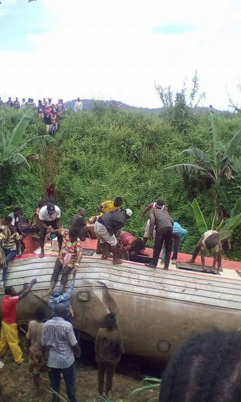 Miracle: Un Bébé a survécu après l’accident de train mortel au Cameroun