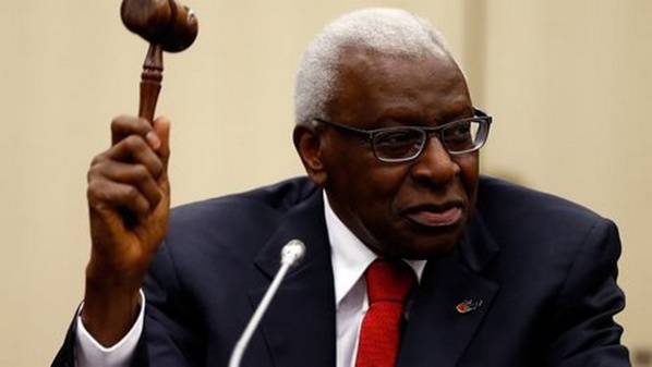 Les enquêteurs soupçonnent Habib Cissé cet avocat de profession (41 ans), mis en examen pour corruption début novembre 2015, d'avoir été missionné par Diack pour trouver des arrangements avec la Fédération russe d'athlétisme en échange de fonds. Il avait été placé en détention provisoire mi-octobre.