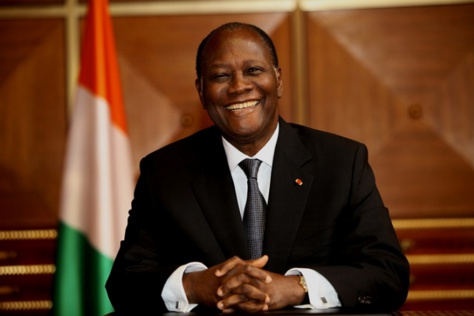 Si Alassane Ouattara estime que cette nouvelle Constitution permettrait de « tourner définitivement la page des crises », l’opposition, qui appelle au boycott du scrutin, estime qu'il s’agit d’un projet « anachronique » et « monarchique ».