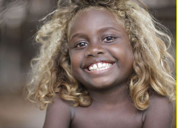 ​Insolite : Les Mélanésiens, ces noirs aux cheveux blonds (photos)