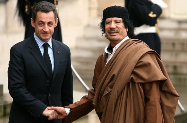 Instruction judiciaire: Khadafi et Sarkozy et le soupçon de financement illicite de la campagne présidentielle 2007