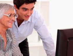 un parent au bureau de son fils
