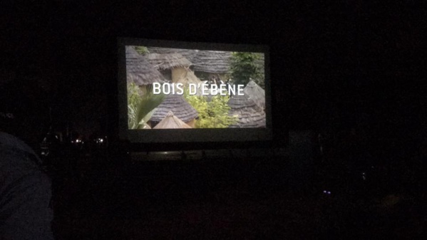 'Bois d'ébéne' de Moussa Touré  projeté à Pikine avec l'ambassadeur Bigot