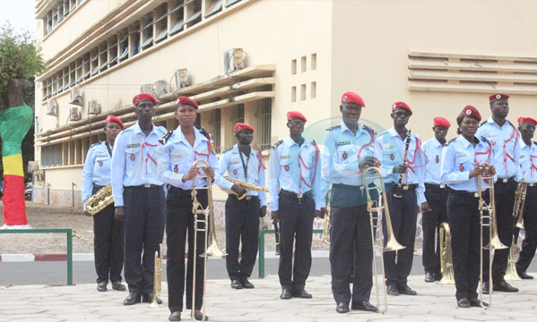 la cérémonie de la présentation de drapeau de la 43éme promotion de l’école nationale de police
