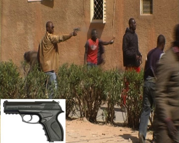 Barthélémy Dias, lors des événements de décembre 2011 qui avaient coûté la vie à Ndiaga Diouf, devant la mairie de Mermoz Sacré Coeur.