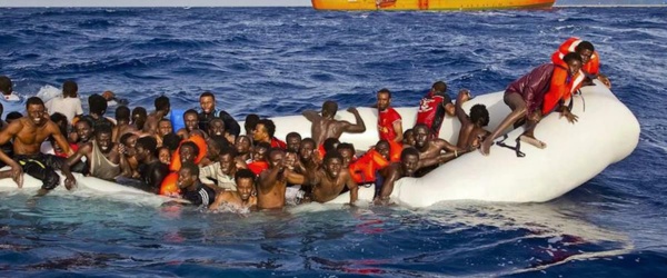 Vidéo-La mort tragique de migrants clandestins filmée par un marin (Âmes sensibles s’abstenir)