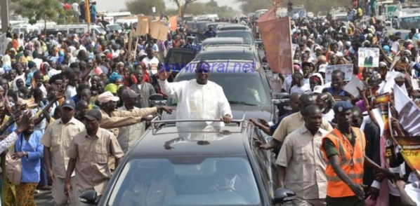 Macky Sall accueuilli à Touba vers 18 heures.