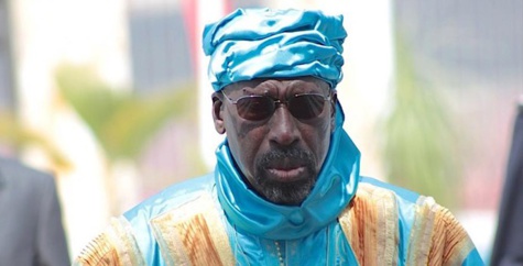 En visite à Touba, le Grand Serigne de Dakar Abdoulaye Makhtar Diop, a appelé la classe politique à mettre fin à la violence verbale sur le terrain politique.