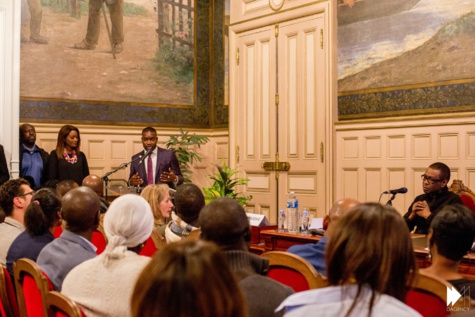 Youssou Ndour partage son expérience d'entrepreneur en Afrique lors du Give1talk organisé à la mairie du VX de Paris (images)
