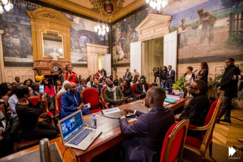 Youssou Ndour partage son expérience d'entrepreneur en Afrique lors du Give1talk organisé à la mairie du VX de Paris (images)