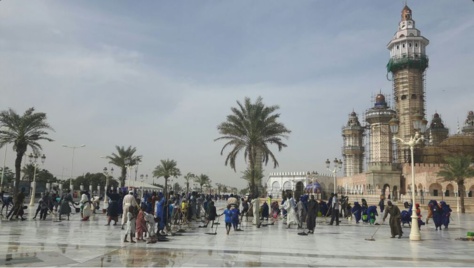 Magal 2016 : Quand les talibés mourides font le toilettage de la grande mosquée de Touba