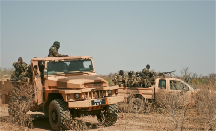 Élections municipales au Mali : cinq militaires tués dans une embuscade