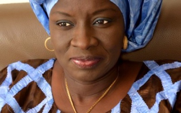 Aminata Touré vote contre la peine de mort.