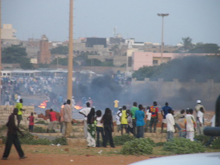 [Exclusif Photo] Les supporters sèment la violence et le désordre