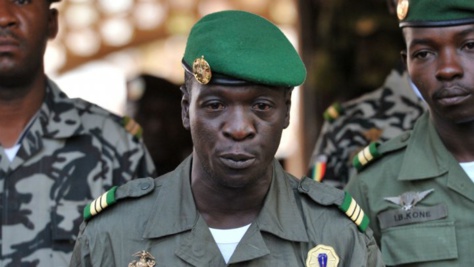 © Archives AFP | Le général Amadou Sanogo dans le camp militaire de Kati, le 2 avril 2012, peu après sa prise de pouvoir.