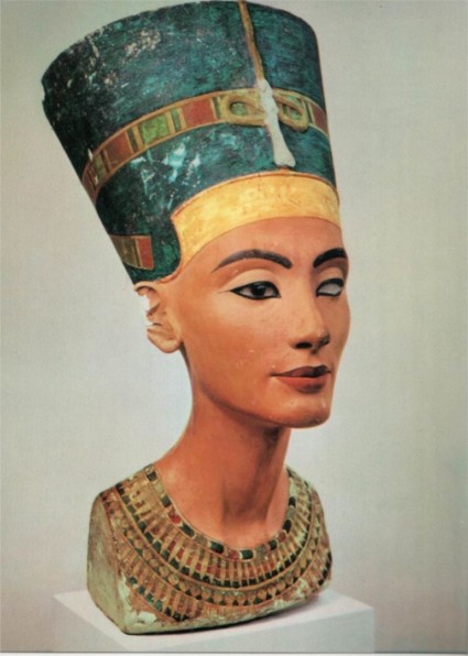 Parures de cou : l’héritage de Nefertiti