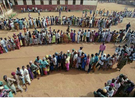 Présidentielle gambienne en images : participation électorale hors du commun au Sukuta, Kombo North