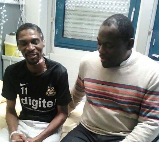 Après deux arrêts cardiaques et être entré dans le coma, Rigobert Song va mieux et continue son traitement en France.