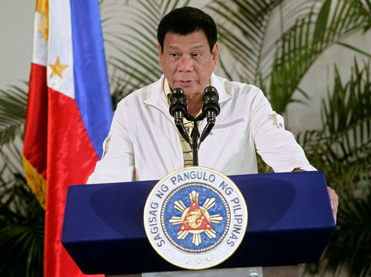 Le président philippin affirme avoir tué lui-même pour montrer l’exemple.