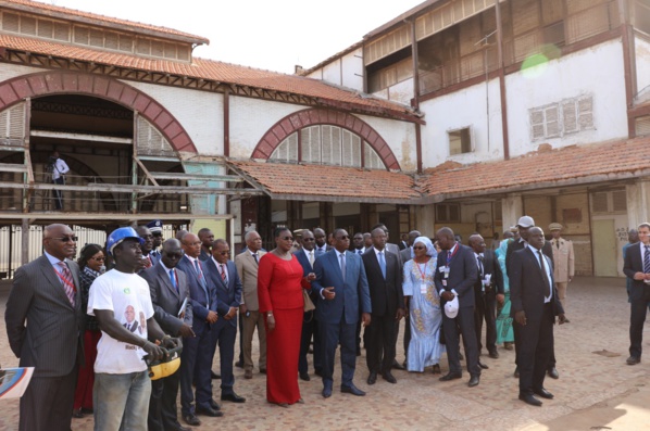 Macky Sall : " Avec le Ter Express, on escompte 115.000 passagers jour dans la première phase"