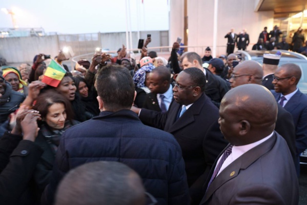 Photos-Vidéo: Visite d'Etat: l'accueil du Président Macky Sall en France à l'aéroport d'Orly
