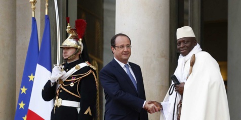 Gambie: le président élu "doit être installé le plus vite possible", dit Hollande