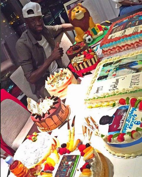 Cheikhou Kouyaté, le capitaine des Lions du football fêtait son anniversaire hier 21 décembre, bon anniversaire Gaîndé!!!
