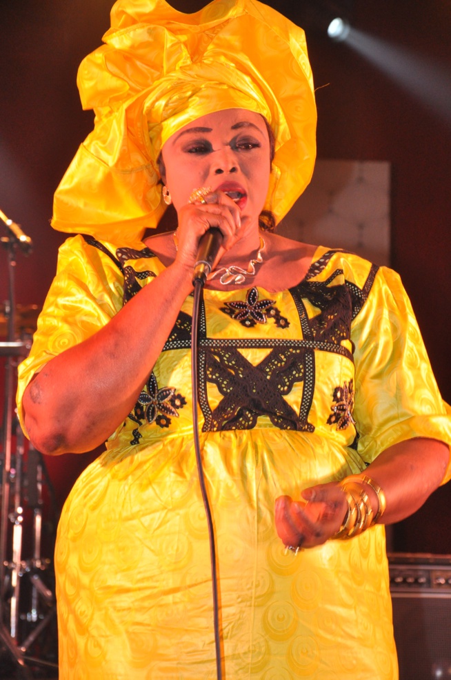 Khady Mboup au Dock Haussman de Paris ce 24 décembre. Regardez