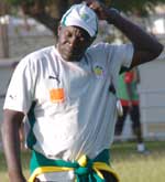 ADOLPHE MENDY ANCIEN INTERNATIONAL SENEGALAIS «Ce n’est pas en se flinguant de gauche à droite qu’on va reconstruire le football»