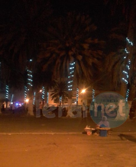 Préparatifs pour la fête de Réveillon, un tour sur le Boulevard  du Centenaire de Dakar et la place de la Nation (Obélisque)