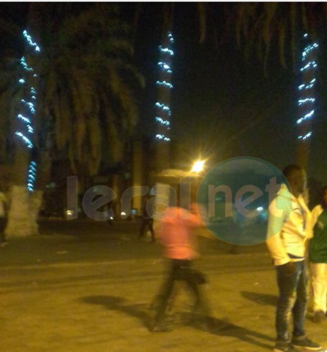 Préparatifs pour la fête de Réveillon, un tour sur le Boulevard  du Centenaire de Dakar et la place de la Nation (Obélisque)
