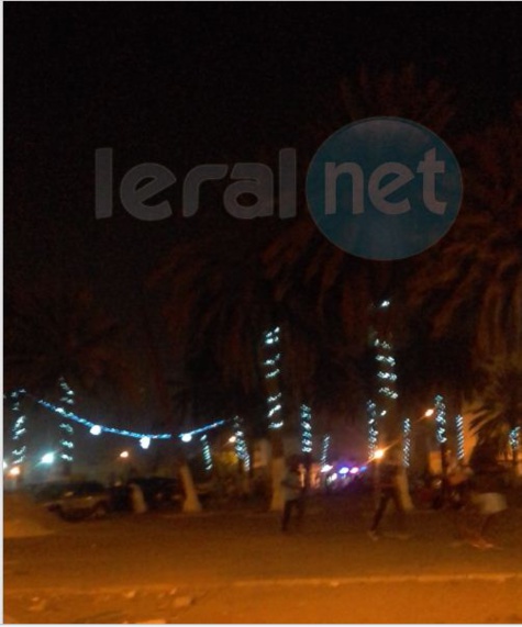 Préparatifs pour la fête de Réveillon, un tour sur le Boulevard  du Centenaire de Dakar et la place de la Nation (Obélisque)