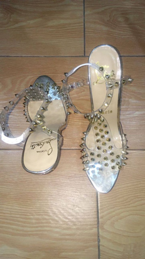 Louboutin, Zanotti, Alaïa   ... Pas cher ! Complexe Amira Dakar