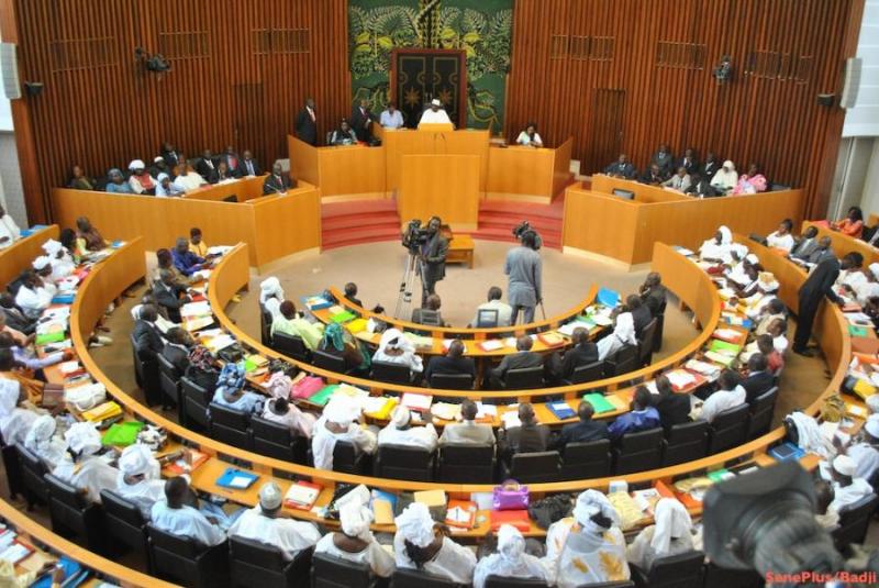 Les députés en session à l'Assemblée Nationale