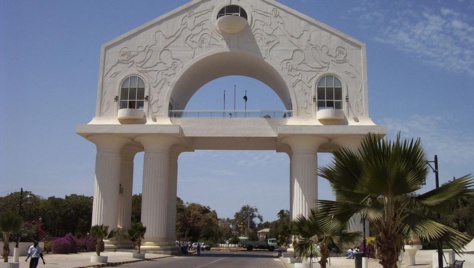 Entrée de Banjul, capitale de la Gambie. © Wikimedia