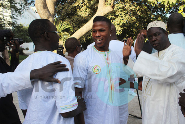 Photos: la remise traditionnelle du drapeau national aux « Lions » de la Téranga par le Président de la République S.E.M. Macky Sall