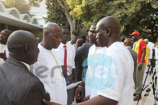 Photos: la remise traditionnelle du drapeau national aux « Lions » de la Téranga par le Président de la République S.E.M. Macky Sall