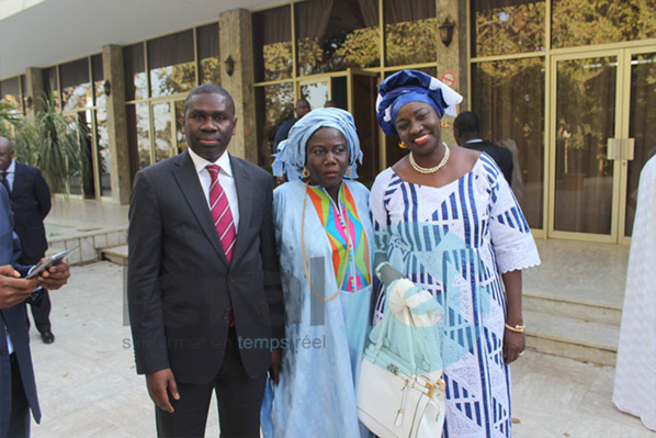 Photos: la remise traditionnelle du drapeau national aux « Lions » de la Téranga par le Président de la République S.E.M. Macky Sall