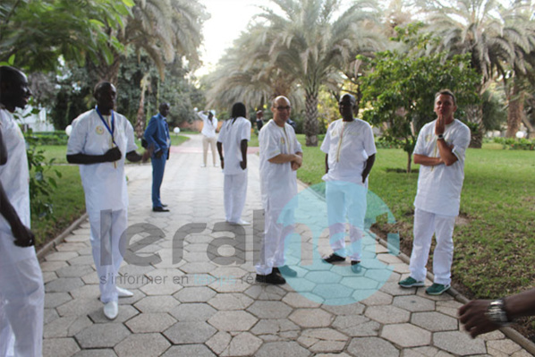 Photos: la remise traditionnelle du drapeau national aux « Lions » de la Téranga par le Président de la République S.E.M. Macky Sall