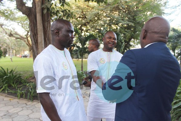 Photos: la remise traditionnelle du drapeau national aux « Lions » de la Téranga par le Président de la République S.E.M. Macky Sall