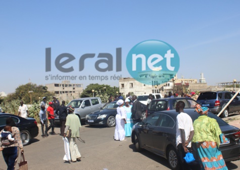 Image: retour de parquet pour Bamba Fall au tribunal de Dakar, ses camarades politiques à son chevet