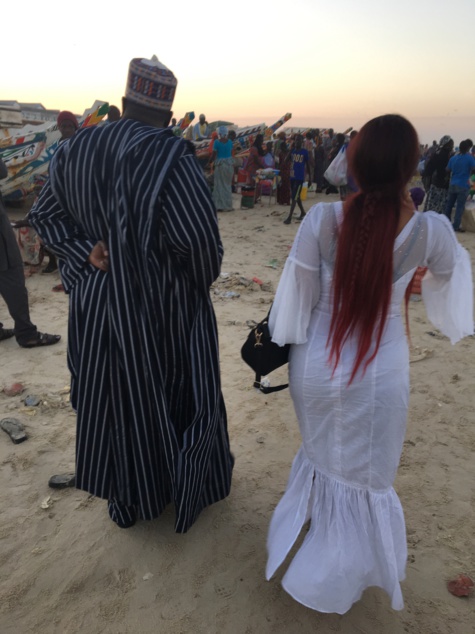 Photos : Serigne Mansour Niasse, un marabout modeste qui achète du poisson pour ses femmes