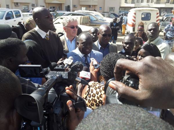 Troisième retour de parquet pour Bamba Fall et Cie: à l'origine, la décision des avocats de la défense de boycotter l'interrogation de leurs clients