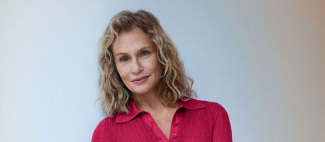 A 73 ans, l'actrice Lauren Hutton décroche une campagne mode d'enver­gure